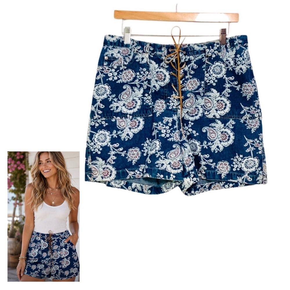 Gloria Vanderbilt Vintage Paisley High Waisted Denim Shorts Sz. 12 Lace Up Front